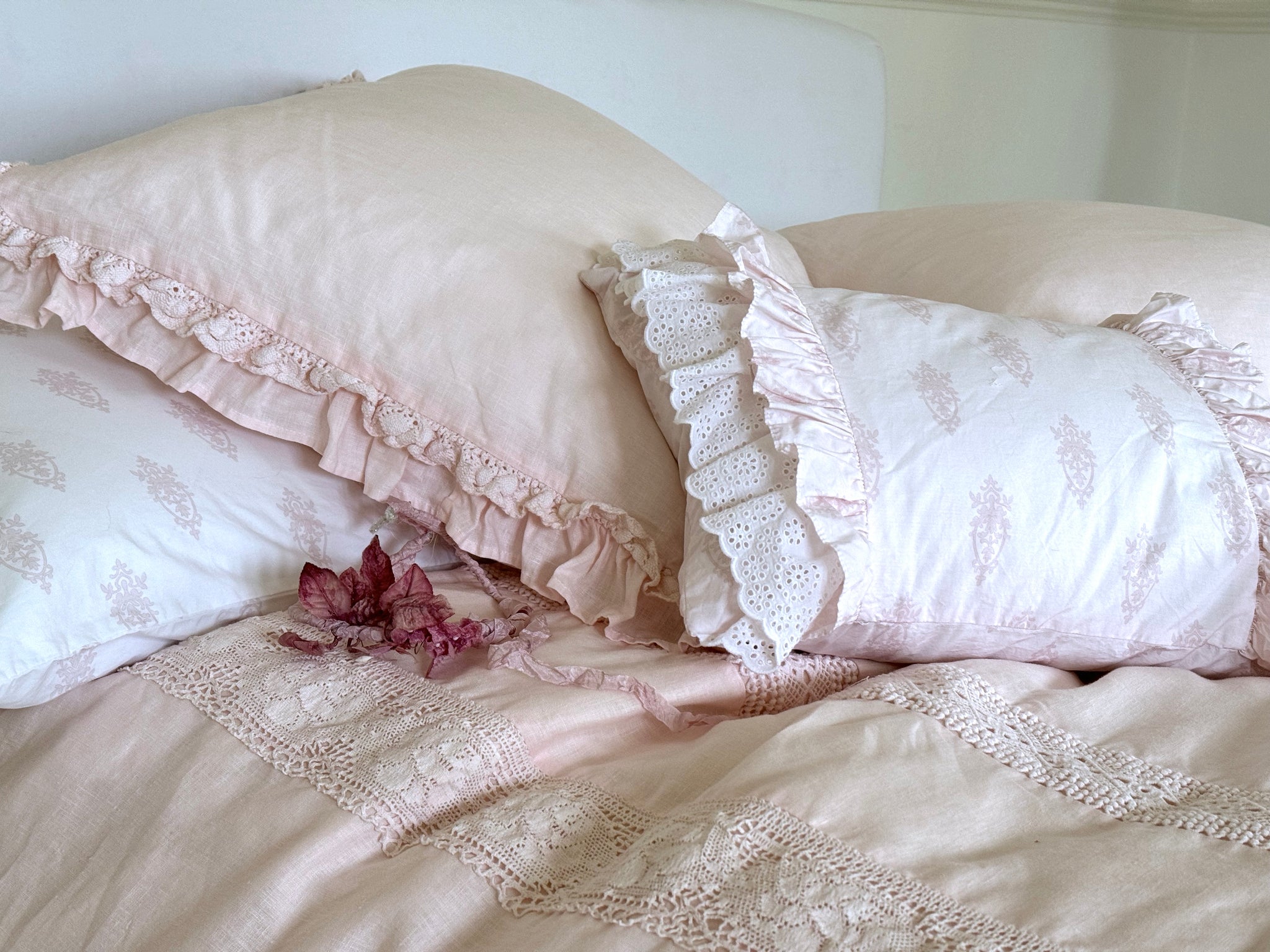 Pink Heirloom Duvet Set, Full/Queen factory