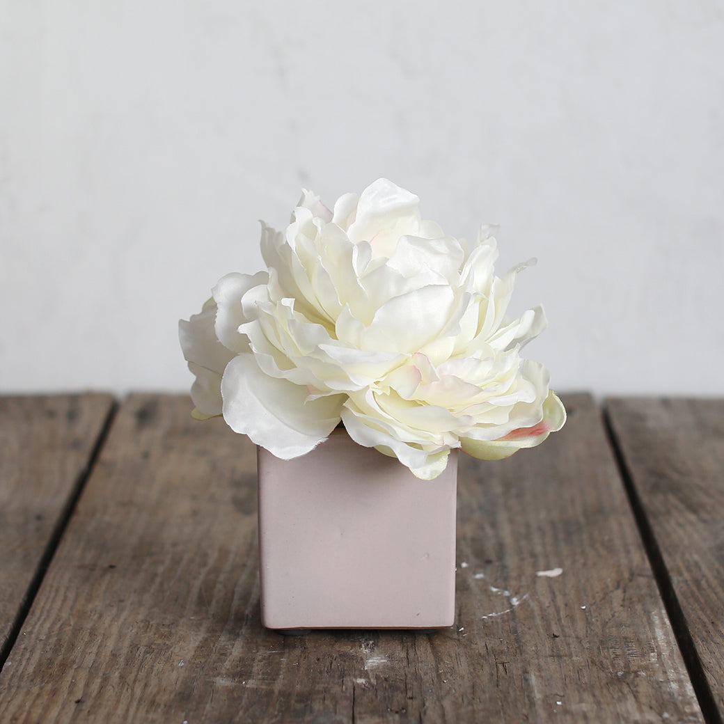 shabby-chic-forever-flowers-faux-floral-centerpieces-rachel-ashwell-shabby-chic-couture